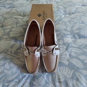 Sperry Topsider Vida boat shoes NIB size 9.5
